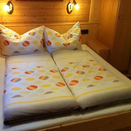 Schwalbennest Apartman *